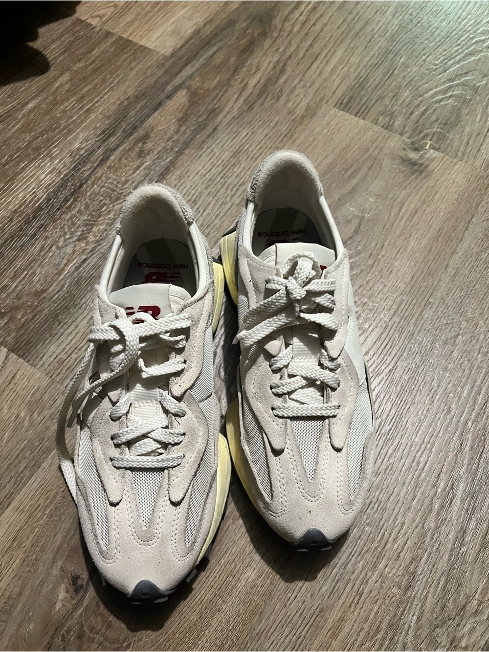 New Balance 327 Sneakers